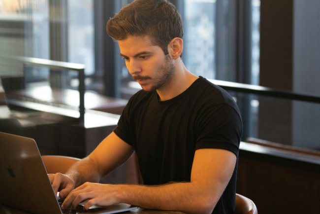 How to Get Your First Freelance Client